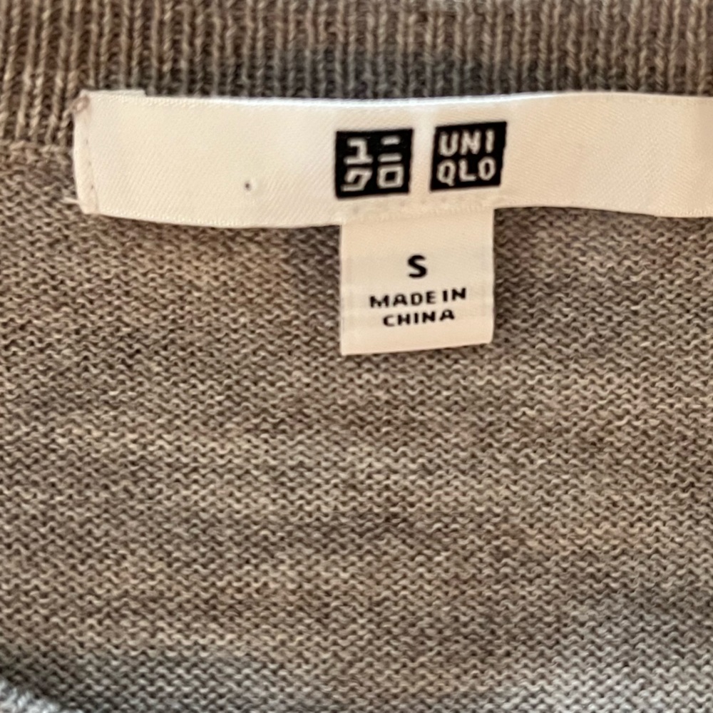 Uniqlo 100% wool essential crewneck sweater size S - Picture 9 of 10
